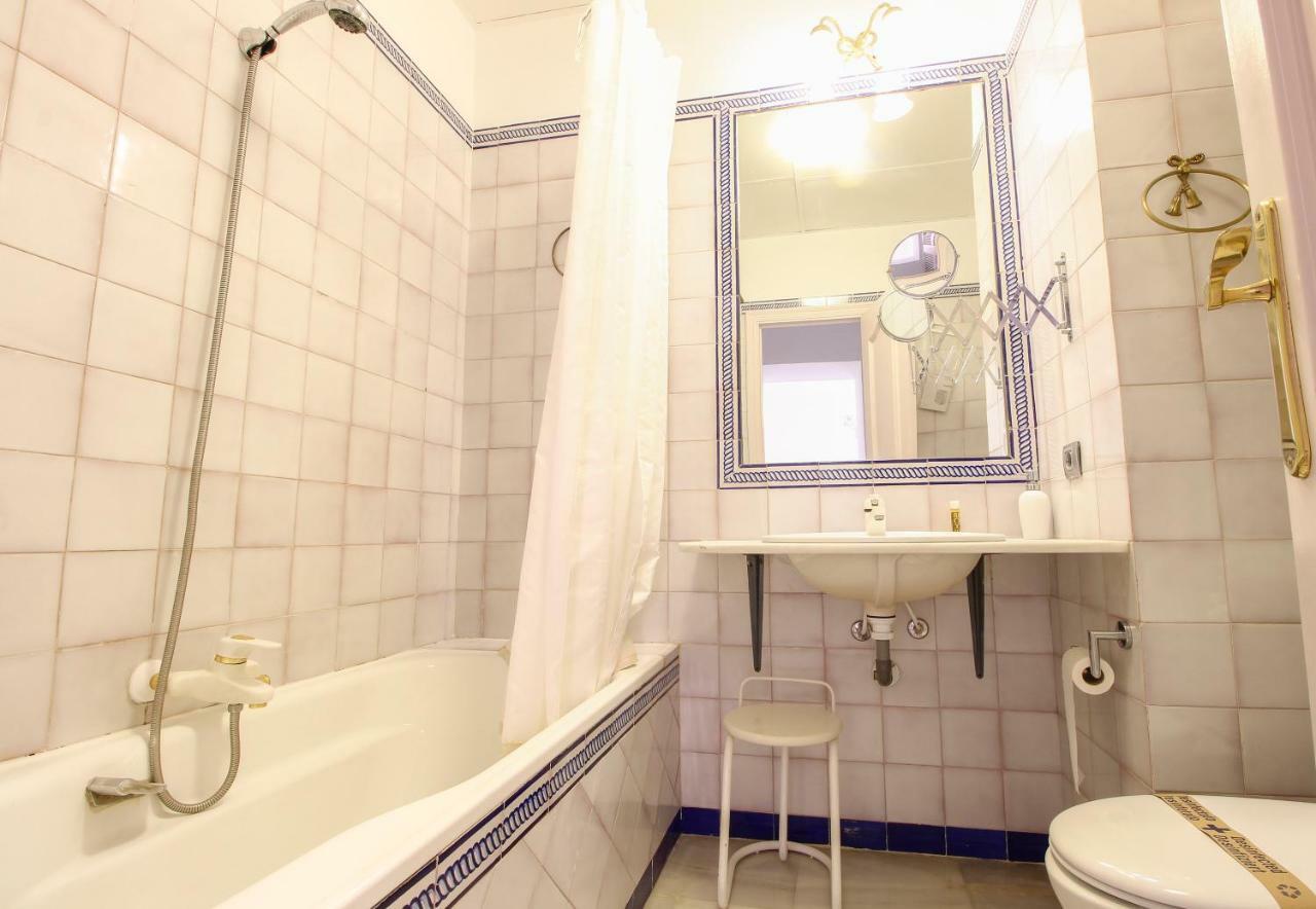 Apartamento Trajano Seville Exterior photo